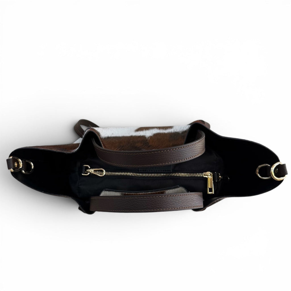 vista apertura borsa  in pelle martellata color testa di moro e cavallino Arquati Bags mod. venus cavallino